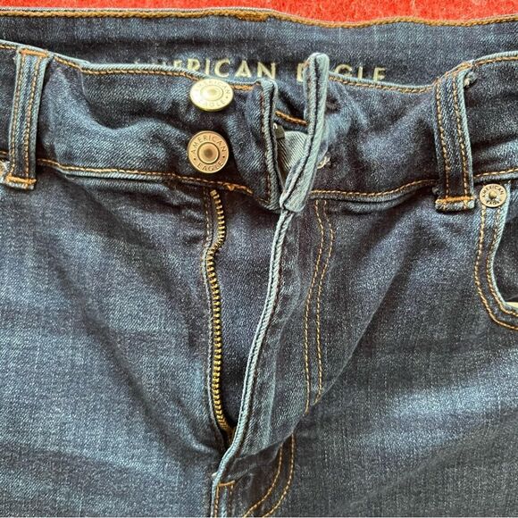 American Eagle Dark Wash Super Stretch Hi-Rise Artist Flare Denim Short Jeans - Picture 12 of 14